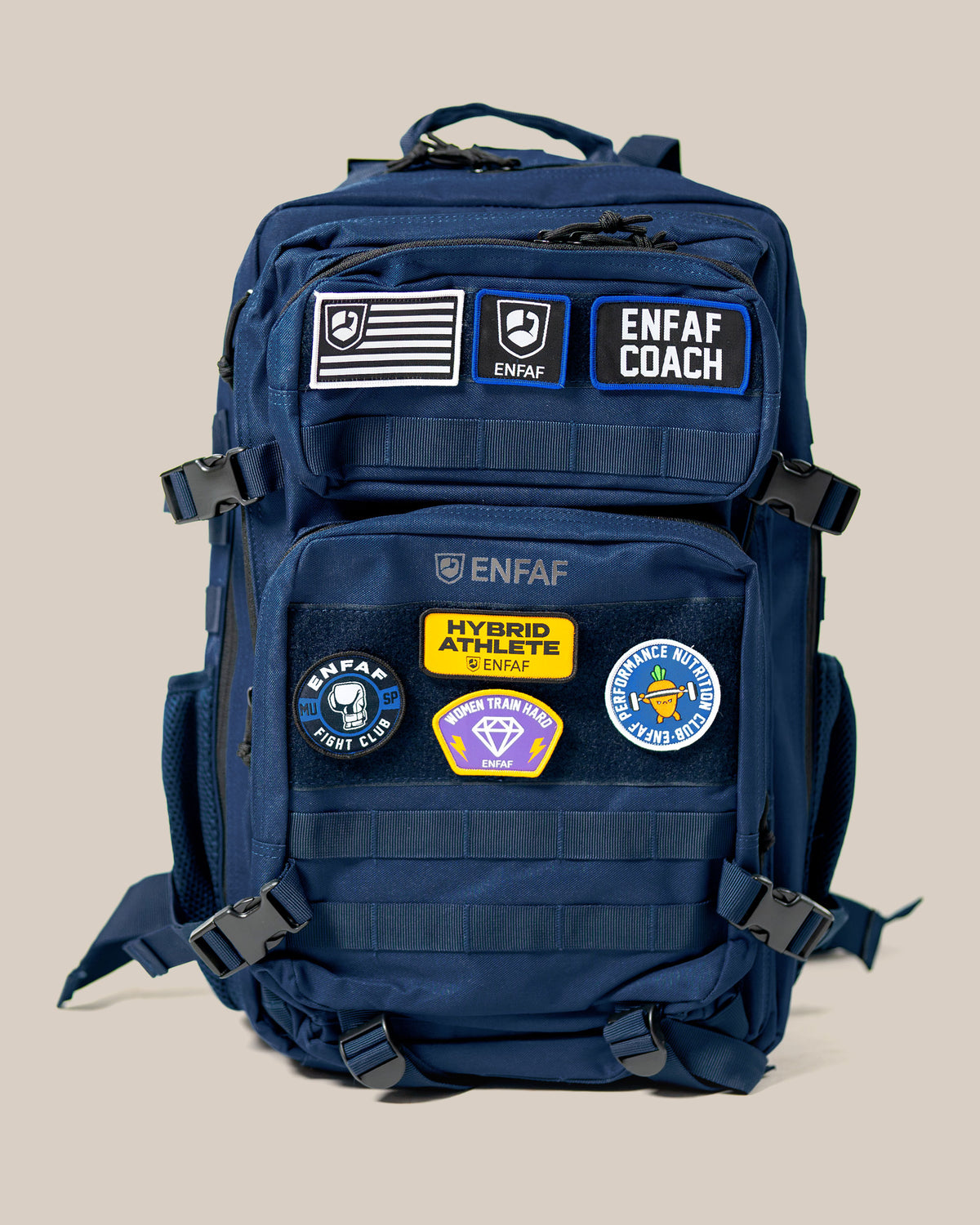 Mochila de gimnasio ENFAF Gear de 45 L en azul marino, vista frontal con parches